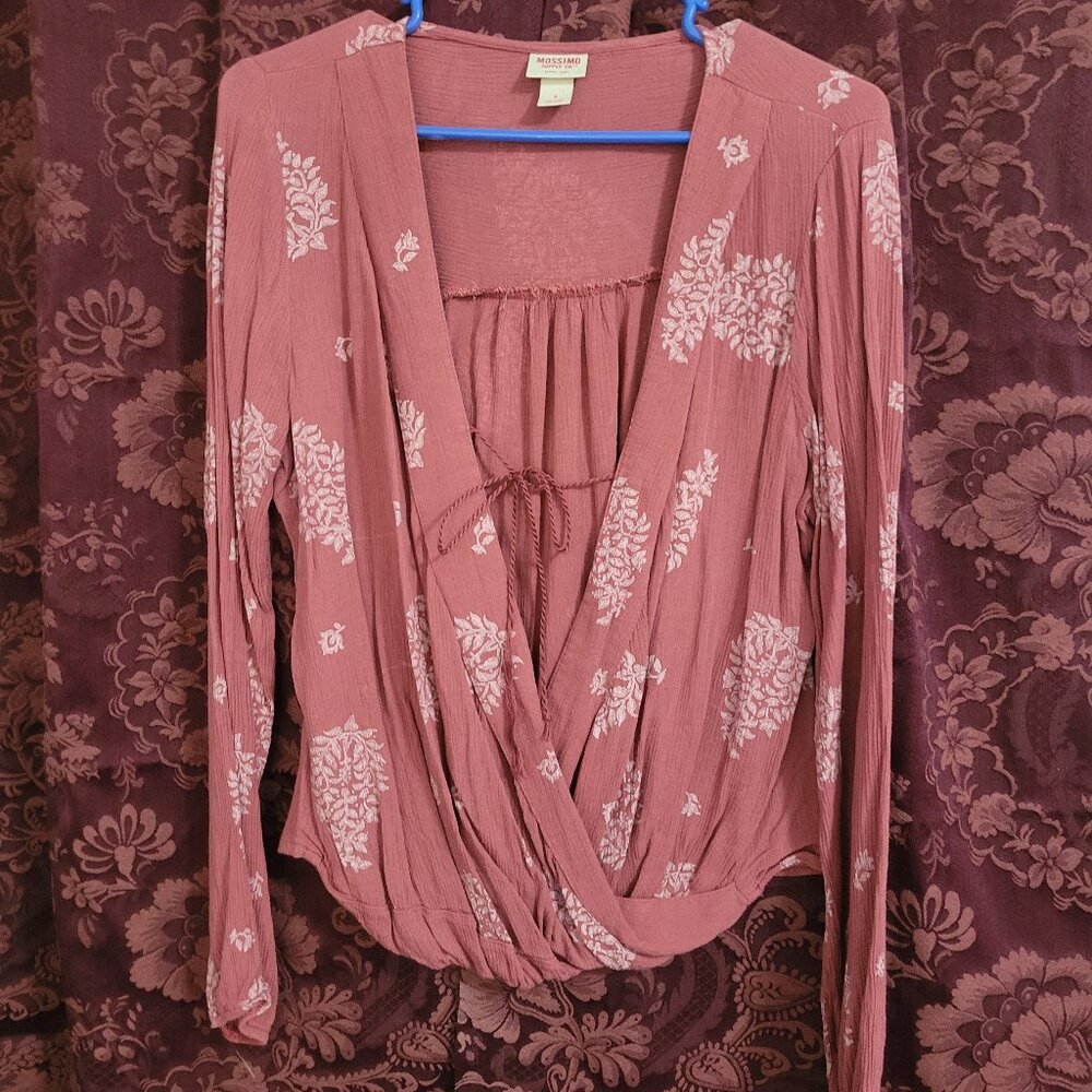 Mossimo Supply Company Rose Print Top Size Large